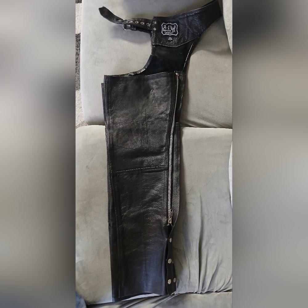 A-1 Black Leather Women Chaps Size Small